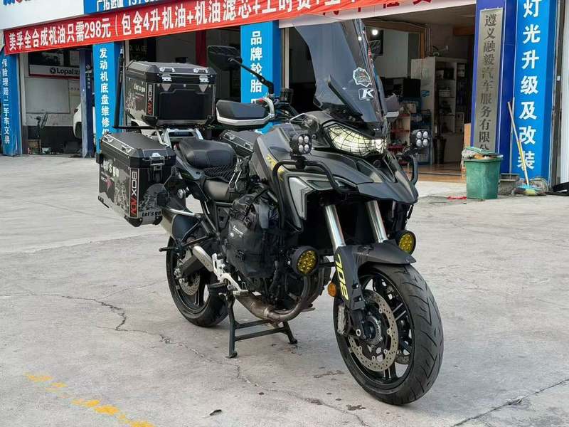 贝纳利 TRK702