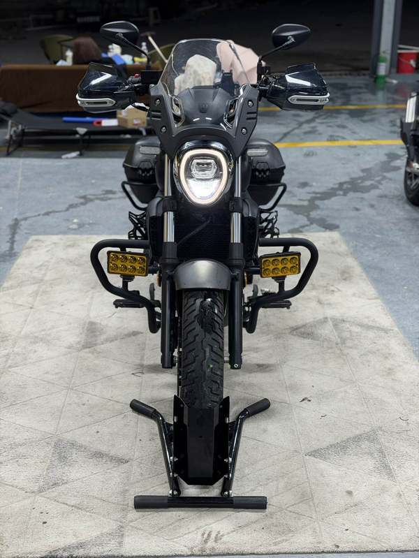 豪爵 TR300