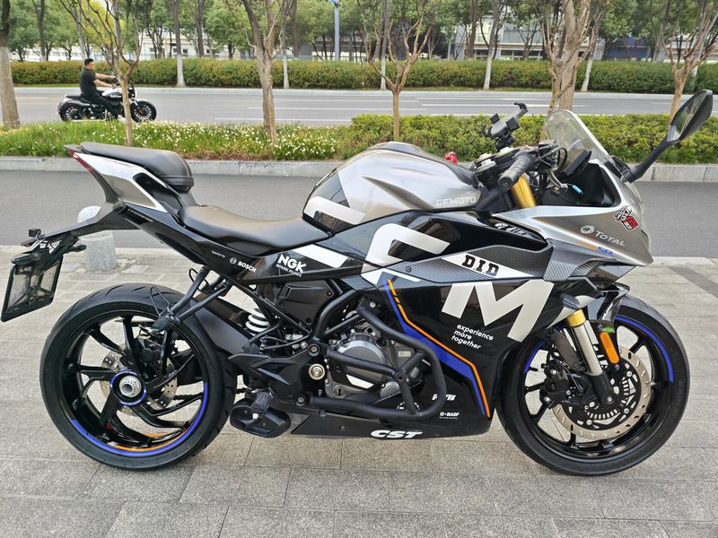 春风 250SR