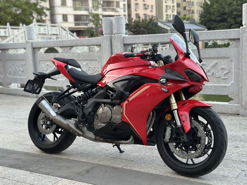 QJMOTOR 赛600