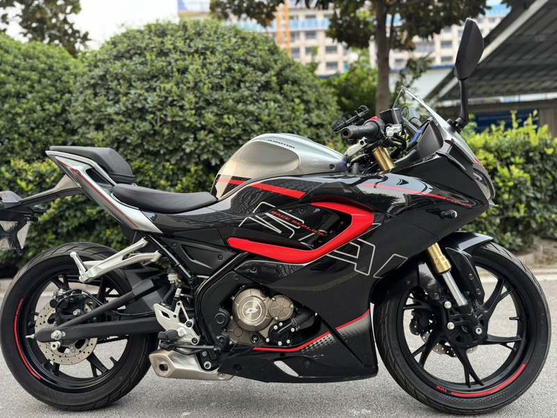 QJMOTOR 赛150