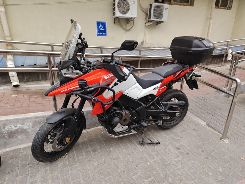 铃木 V-Strom 1050