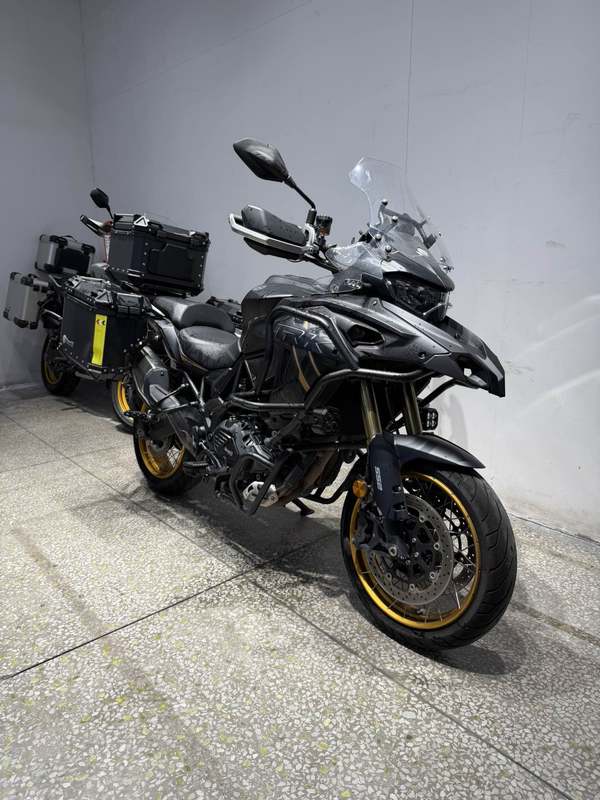 贝纳利 TRK552