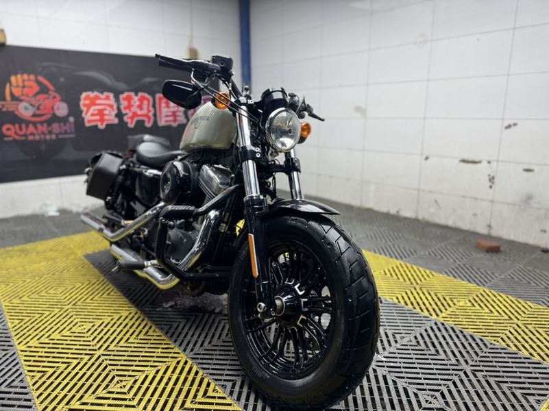 哈雷戴维森 Forty-Eight 运动者