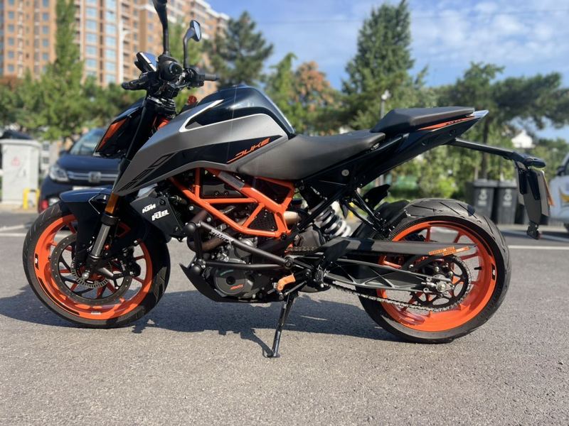 KTMR2R 390 Duke
