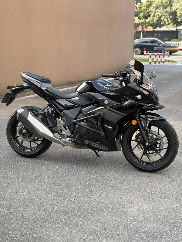 豪爵铃木 GSX250R