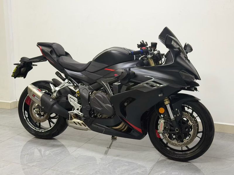 QJMOTOR 赛600