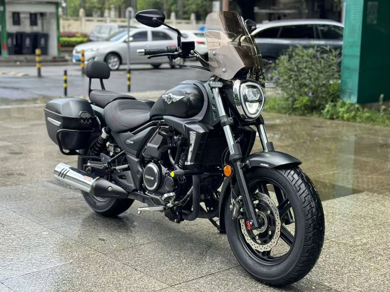豪爵 TR300