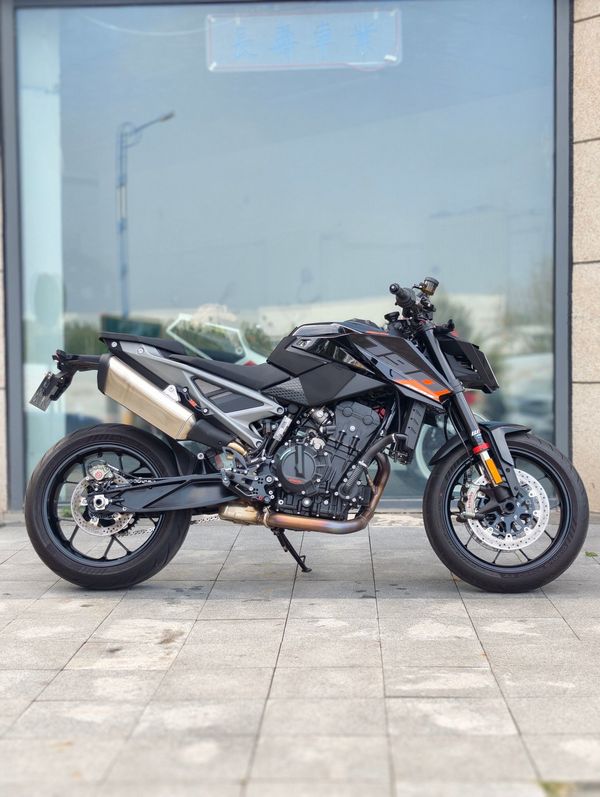 KTMR2R 790 Duke