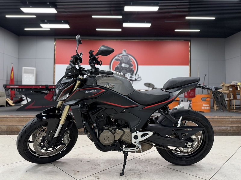 QJMOTOR 追550
