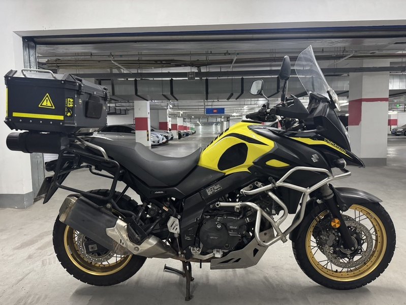 铃木 V-Strom 650