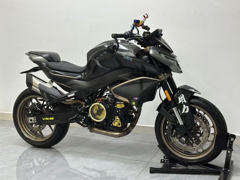 春风 800NK