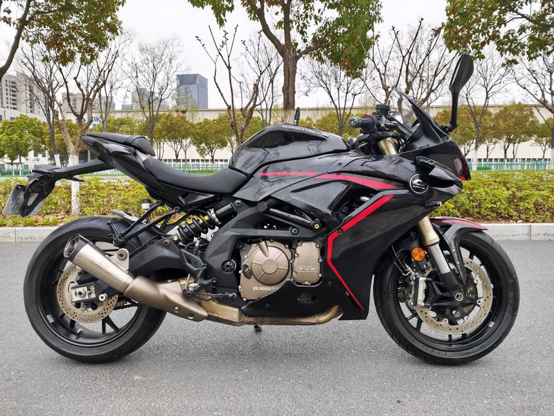 QJMOTOR 赛600