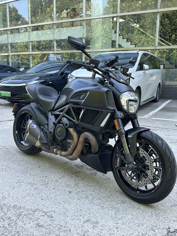 杜卡迪 Diavel 