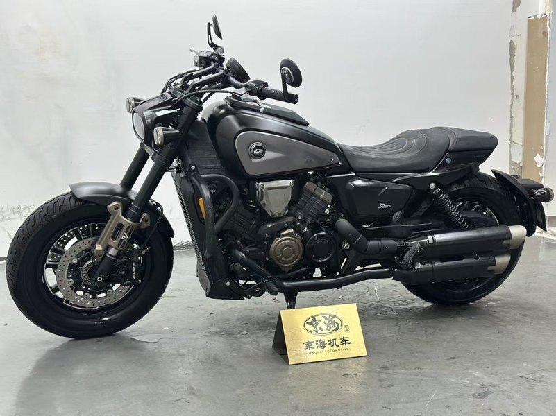 QJMOTOR 闪600