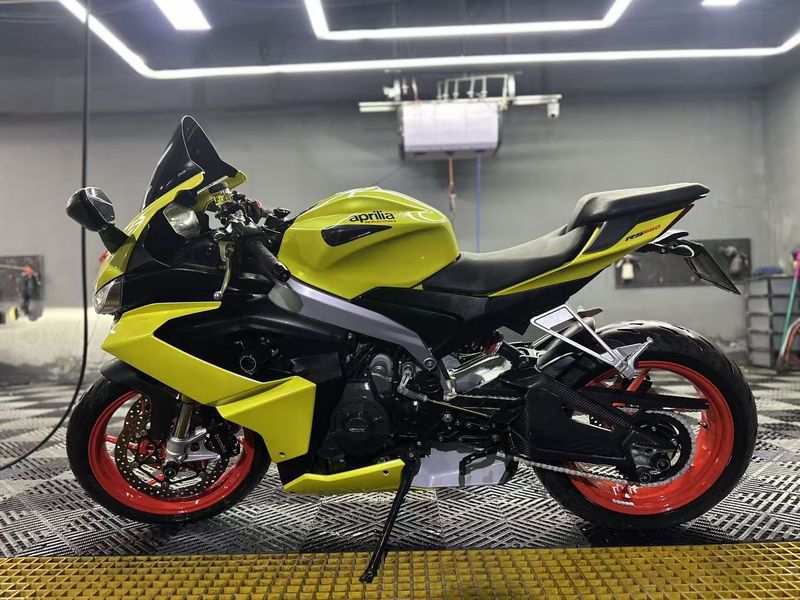 阿普利亚 RS 660 
