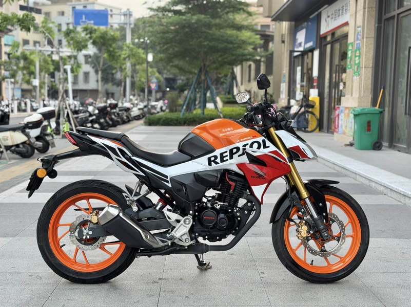 新大洲本田 CBF190R