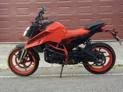 KTMR2R 390 Duke