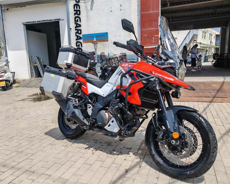 铃木 V-Strom 1050