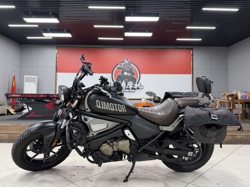 QJMOTOR 闪500S
