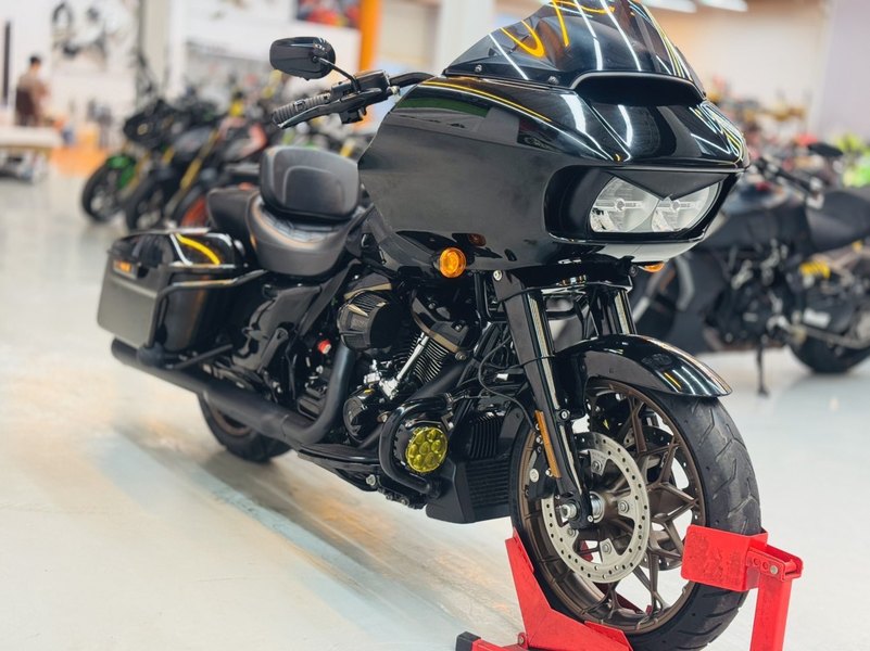 哈雷戴维森 公路滑翔 Road Glide