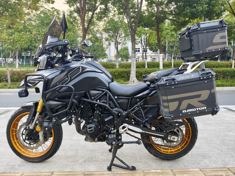 贝纳利 TRK702