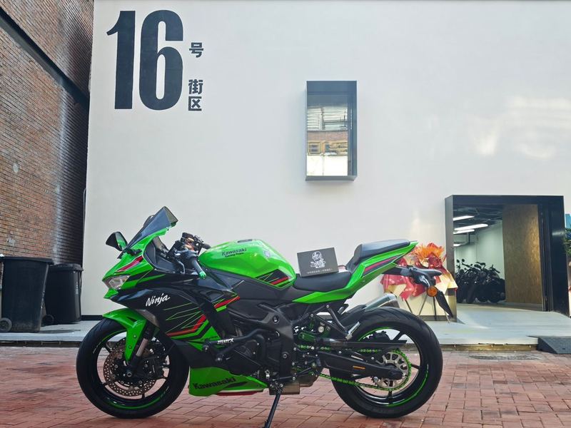 川崎 ZX-4R