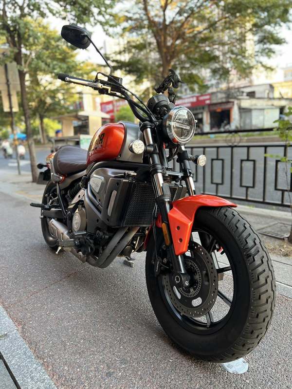 QJMOTOR 闪500S