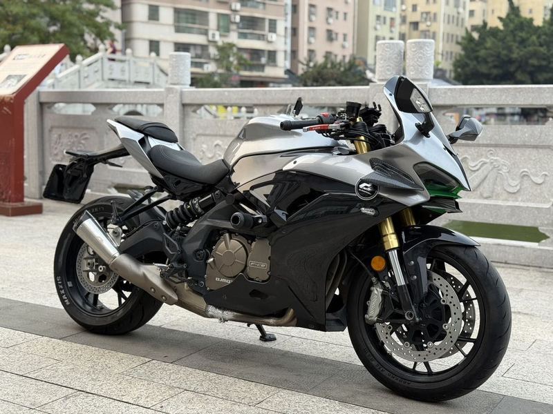 QJMOTOR 赛600