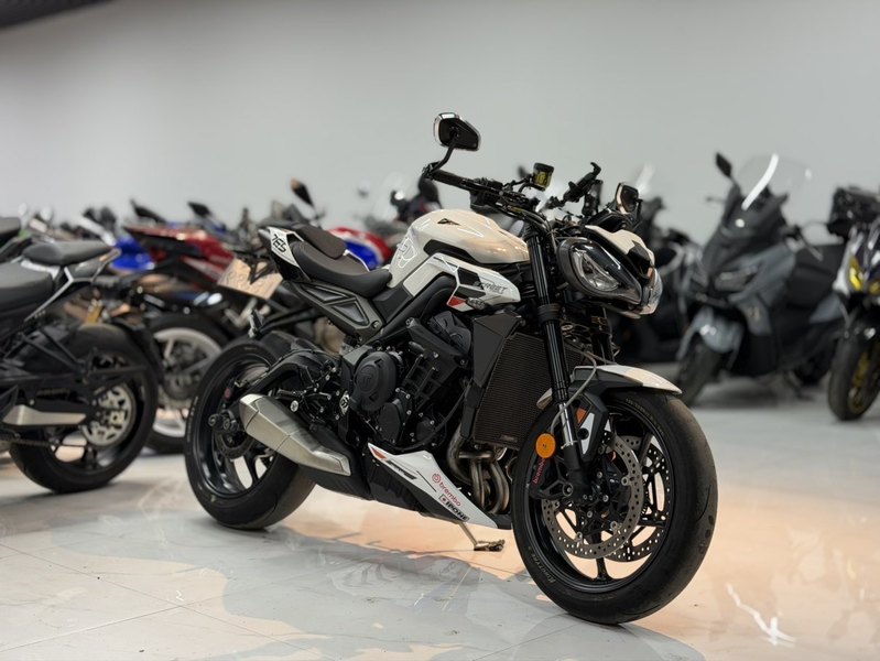 凯旋 Street Triple 765