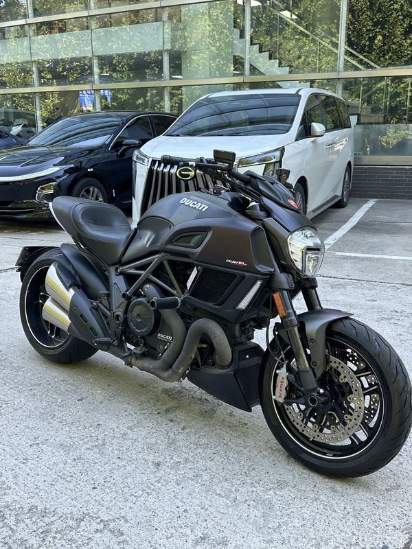杜卡迪 Diavel 