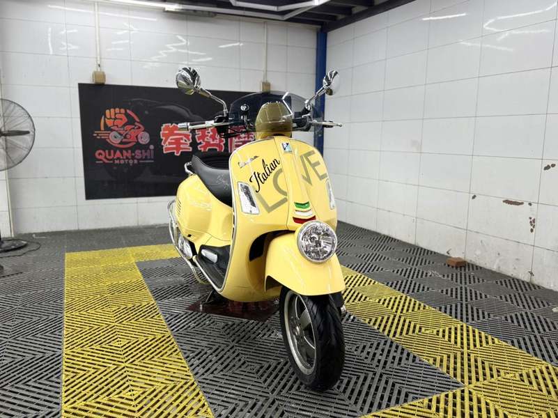 VESPA GTV