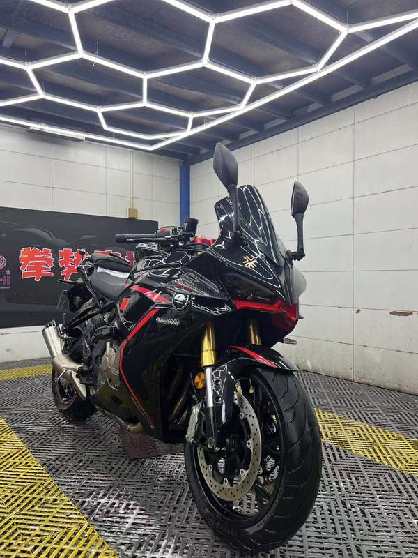 QJMOTOR 赛600