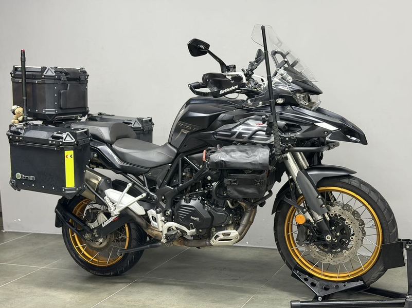 贝纳利 TRK552