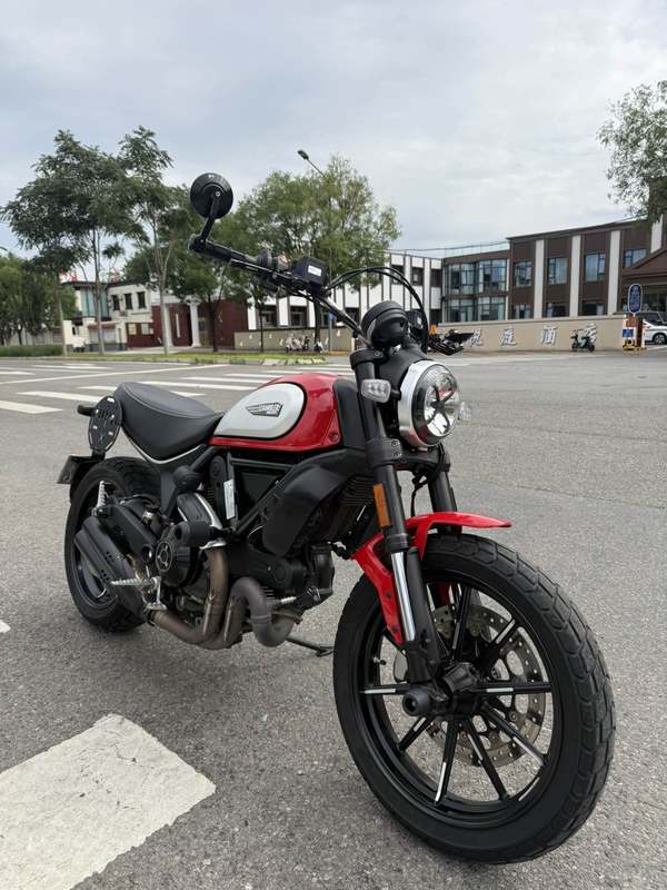 杜卡迪 Scrambler 800