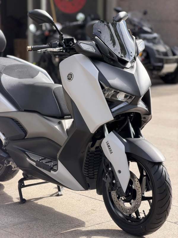 雅马哈 XMAX