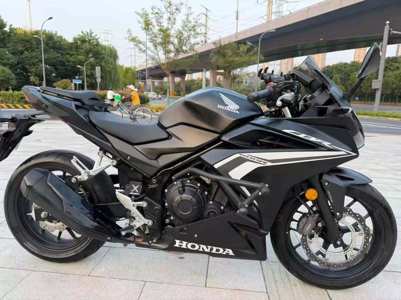 本田WING CBR400R