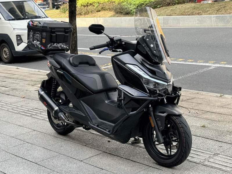 无极 SR250GT