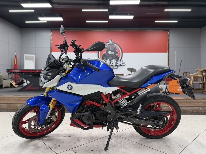宝马 G 310 R