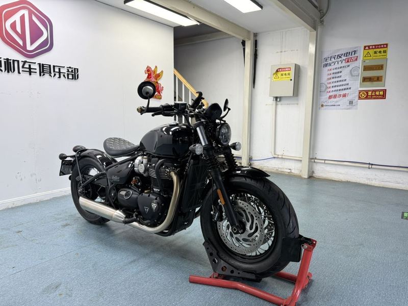 凯旋 Bonneville Bobber