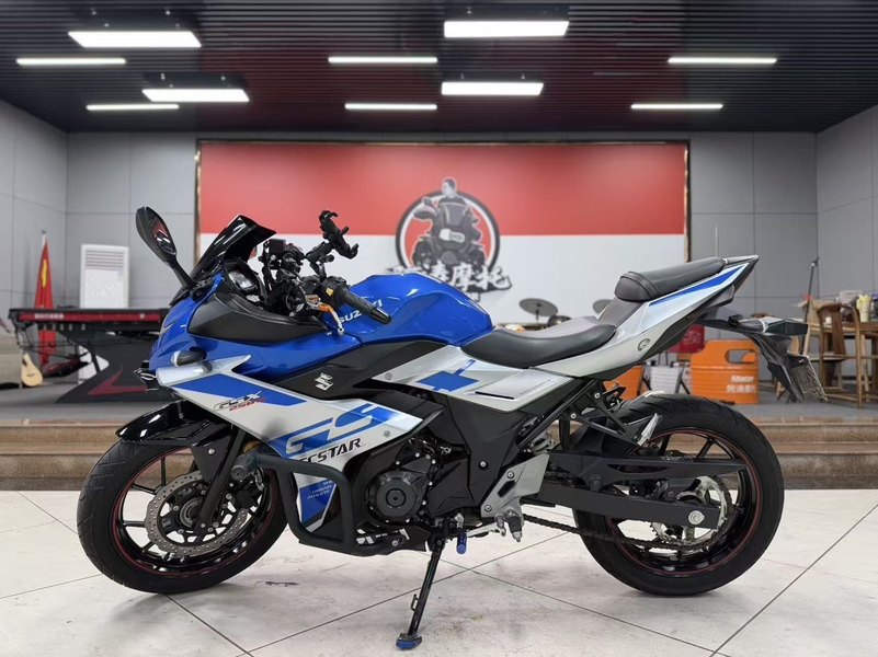豪爵铃木 GSX250R