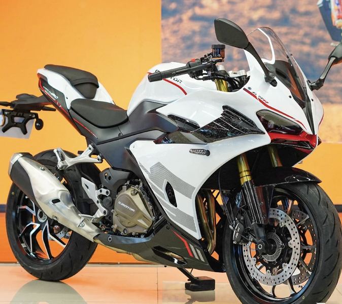 QJMOTOR 赛450