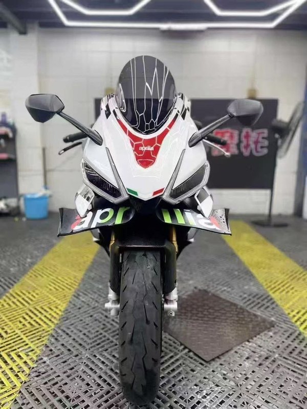 阿普利亚 RS 660 