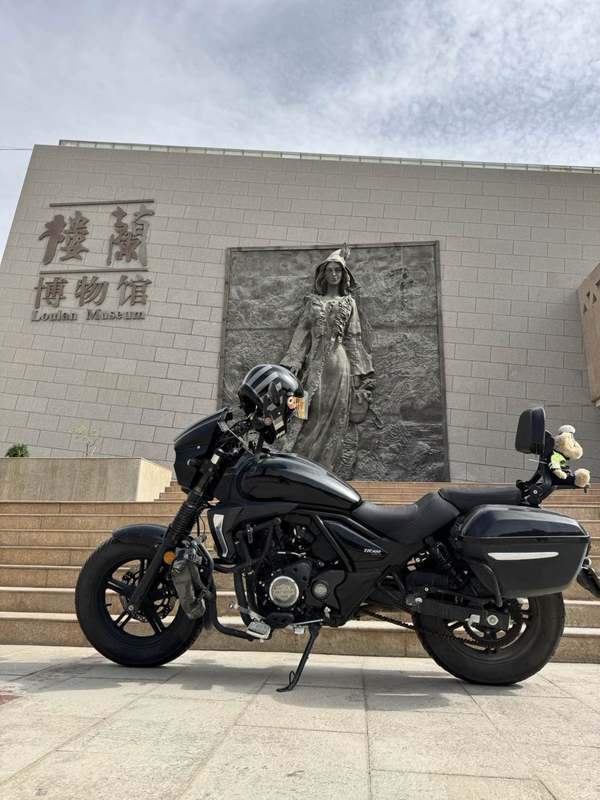 豪爵 TR300