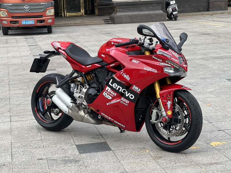 杜卡迪 SuperSport
