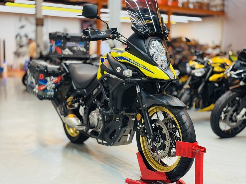 铃木 V-Strom 650
