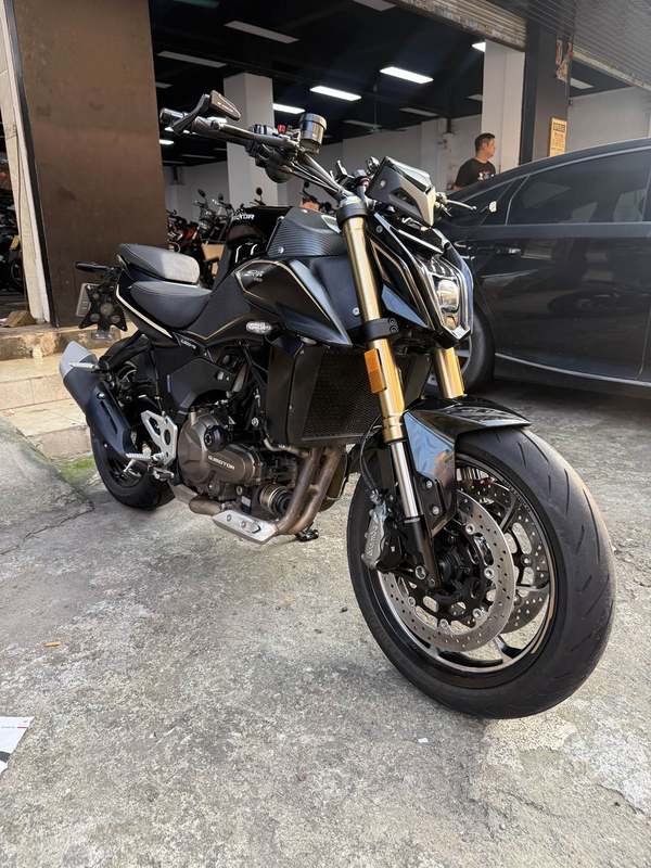QJMOTOR 追550