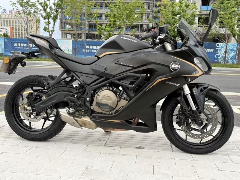 QJMOTOR 赛250