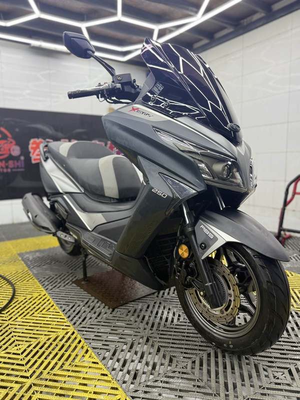 光阳 赛艇 250
