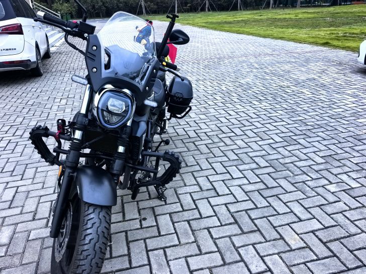 豪爵 TR300